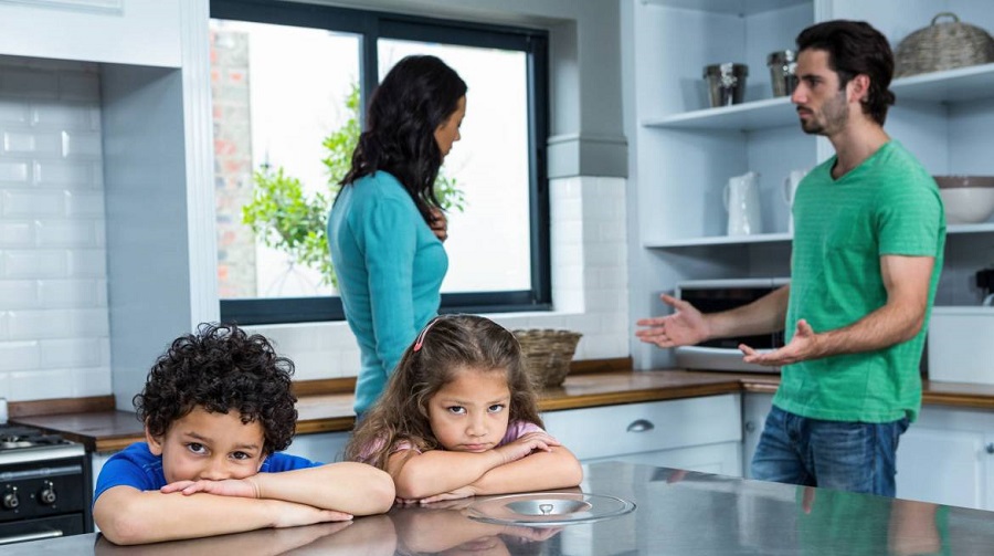 تاثیر دعوای والدین در بزرگسالی