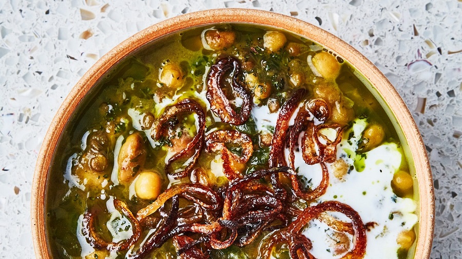 آش رشته برای مهمان خارجی