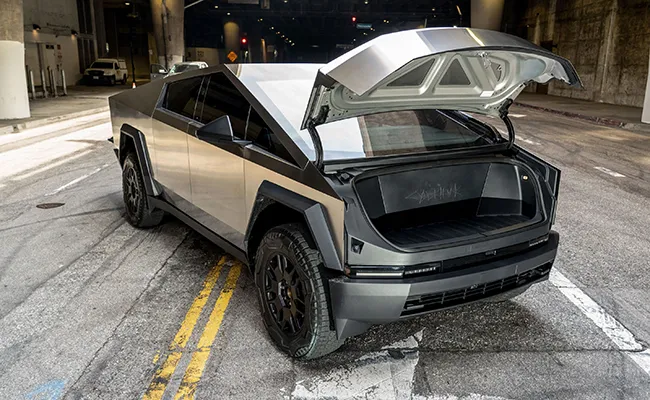 فضای تسلا سایبرتراک