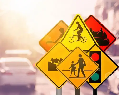 تابلوهای ترافیکی